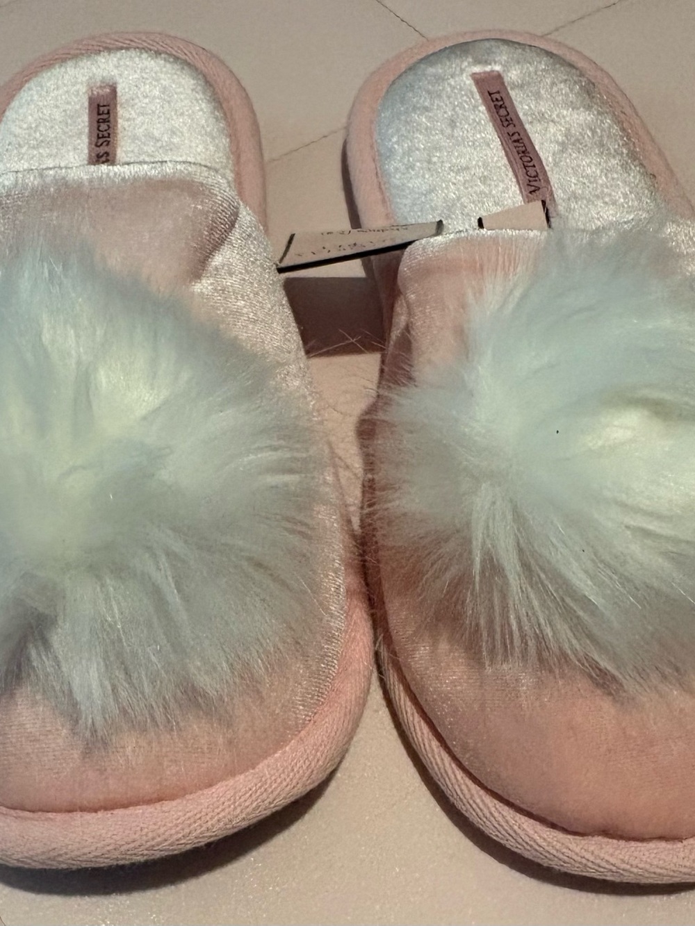 Victoria’s Secret Pink Velvet Pom-Pom Slippers Size Medium